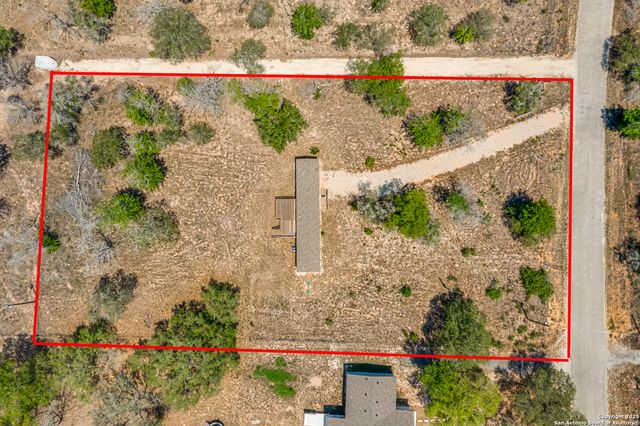 78 Spanish Oak Rd, Somerset, TX 78069