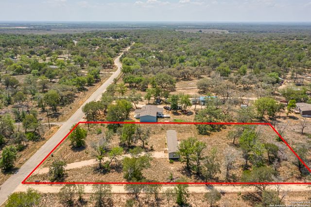 78 Spanish Oak Rd, Somerset, TX 78069