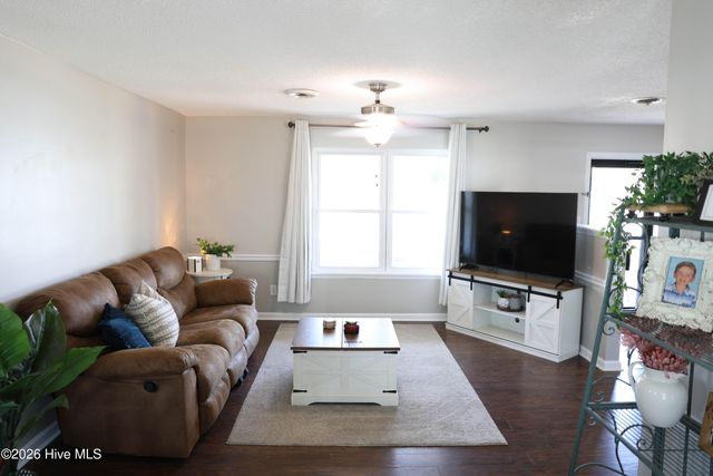 425 Palmetto Court, Jacksonville, NC 28546