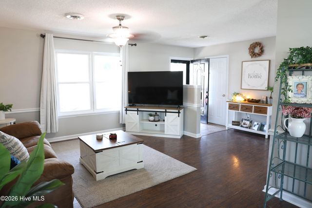 425 Palmetto Court, Jacksonville, NC 28546