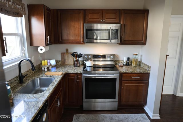 425 Palmetto Court, Jacksonville, NC 28546