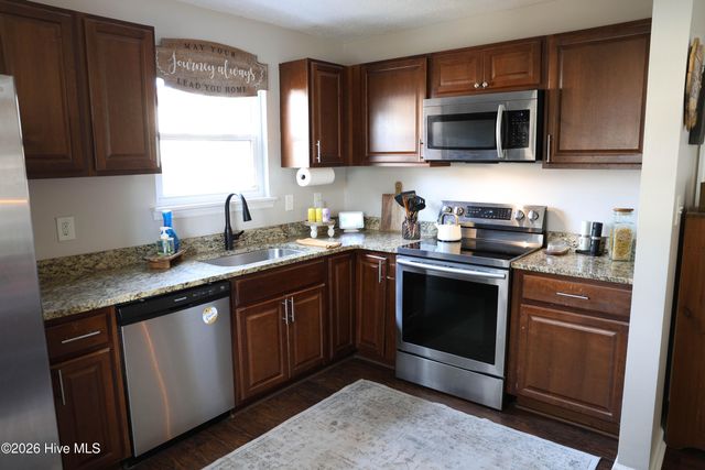 425 Palmetto Court, Jacksonville, NC 28546