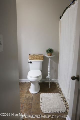 425 Palmetto Court, Jacksonville, NC 28546