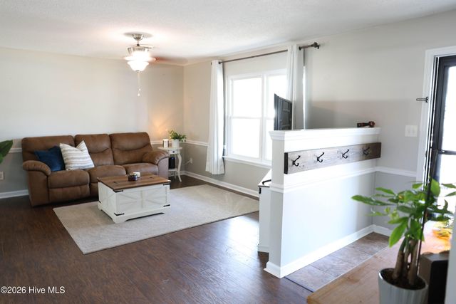 425 Palmetto Court, Jacksonville, NC 28546