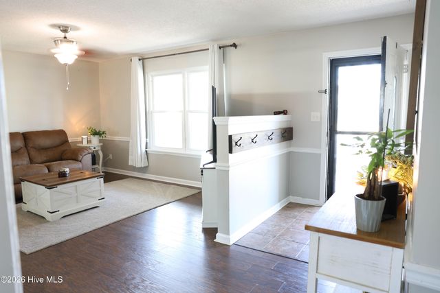 425 Palmetto Court, Jacksonville, NC 28546