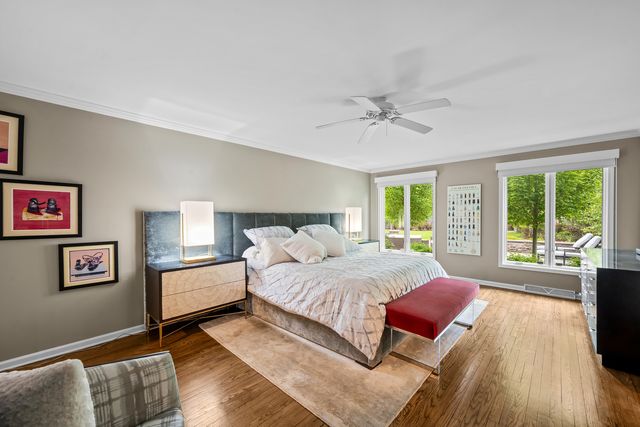 150 N Suffolk Lane, Lake Forest, IL 60045