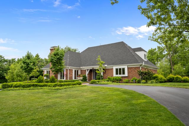 150 N Suffolk Lane, Lake Forest, IL 60045