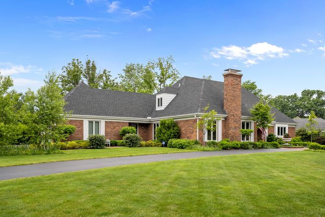 150 N Suffolk Lane, Lake Forest, IL 60045