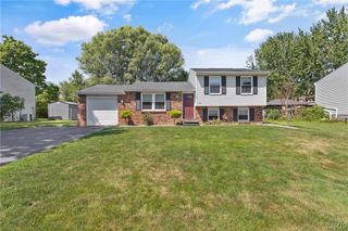 8307 Spicebush, Clay, NY 13090