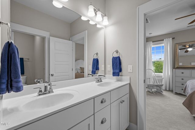 821 Rambling Oaks Lane, Holly Springs, NC 27540