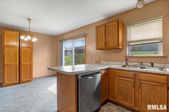 905 HELENE Street, Springfield, IL 62702