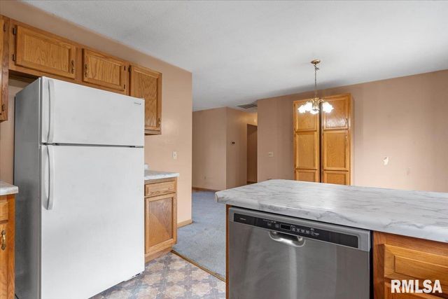 905 HELENE Street, Springfield, IL 62702