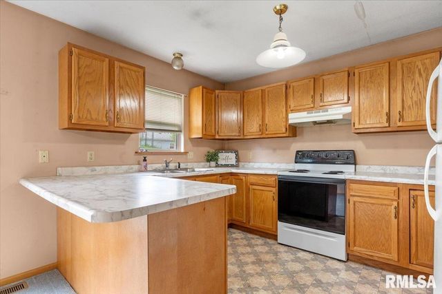 905 HELENE Street, Springfield, IL 62702