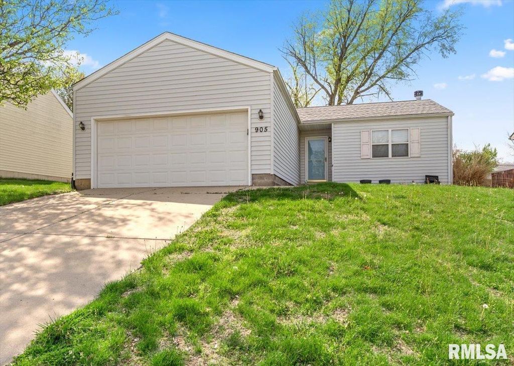 905 HELENE Street, Springfield, IL 62702