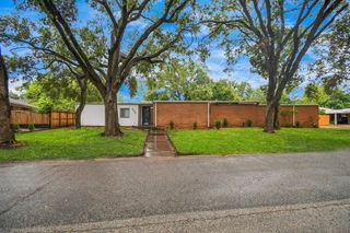 2305 Redwinn Drive, Pasadena, TX 77502