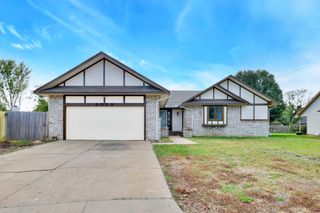 9039 E Skinner St, Wichita, KS 67207