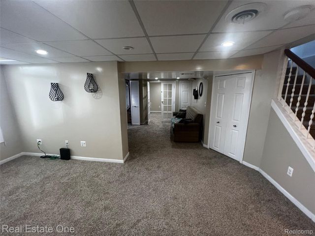 39394 Carrie Drive, Sterling Heights, MI 48313