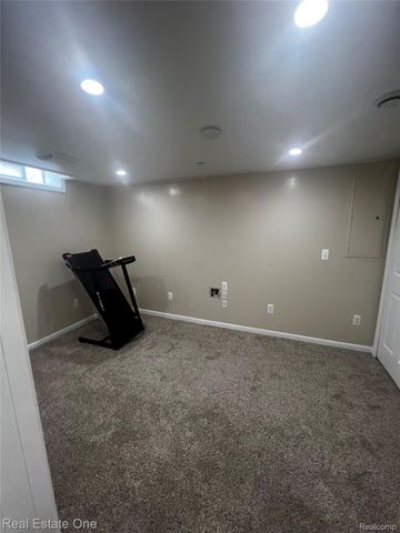 39394 Carrie Drive, Sterling Heights, MI 48313