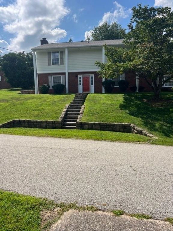 107 Honeysuckle Lane, Huntington, WV 25701