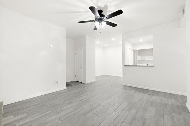 5001 Lamonte Lane 110, Houston, TX 77092