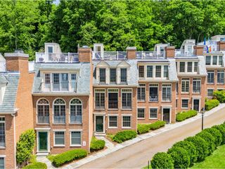 200 Lake St Apt 10, Burlington, VT 05401