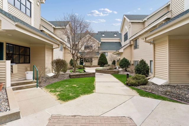7614 York Avenue S 3215, Edina, MN 55435