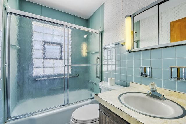 10611 S Spaulding Avenue, Chicago, IL 60655