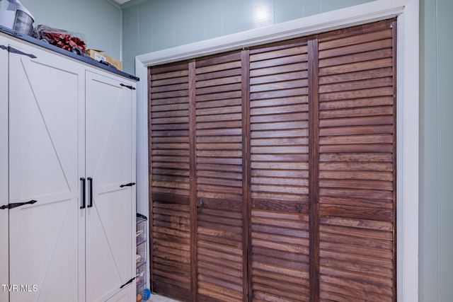 1620 Clouds Ford Road, Kingsport, TN 37665