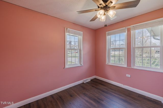 1620 Clouds Ford Road, Kingsport, TN 37665