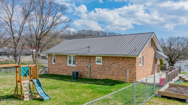 1620 Clouds Ford Road, Kingsport, TN 37665