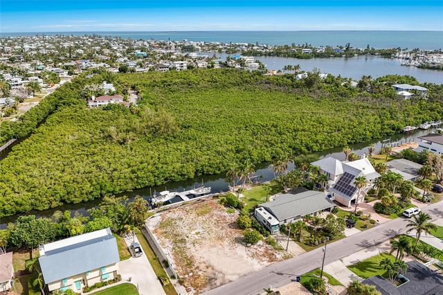 508 77TH STREET, Bradenton Beach, FL 34217