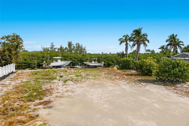508 77TH STREET, Bradenton Beach, FL 34217