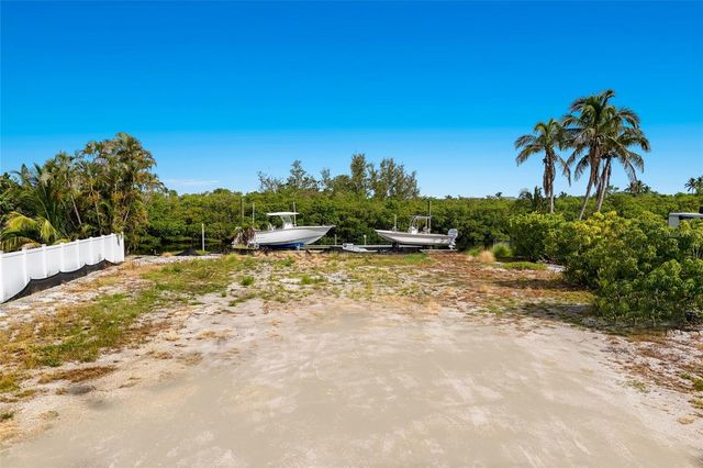 508 77TH STREET, Bradenton Beach, FL 34217