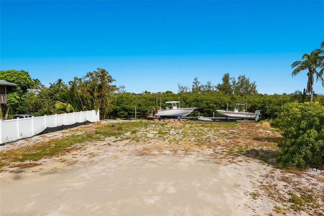 508 77TH STREET, Bradenton Beach, FL 34217