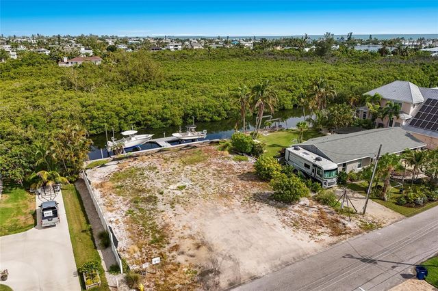 508 77TH STREET, Bradenton Beach, FL 34217
