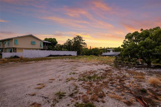 508 77TH STREET, Bradenton Beach, FL 34217
