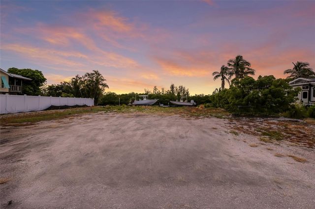 508 77TH STREET, Bradenton Beach, FL 34217