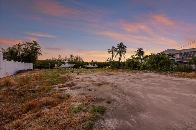 508 77TH STREET, Bradenton Beach, FL 34217