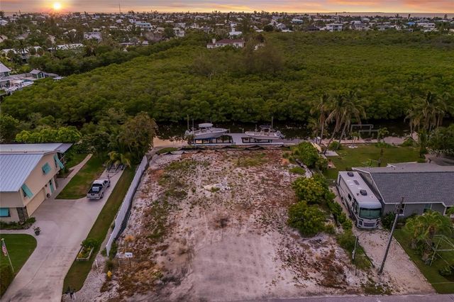 508 77TH STREET, Bradenton Beach, FL 34217