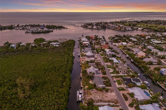 508 77TH STREET, Bradenton Beach, FL 34217