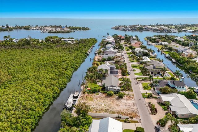 508 77TH STREET, Bradenton Beach, FL 34217