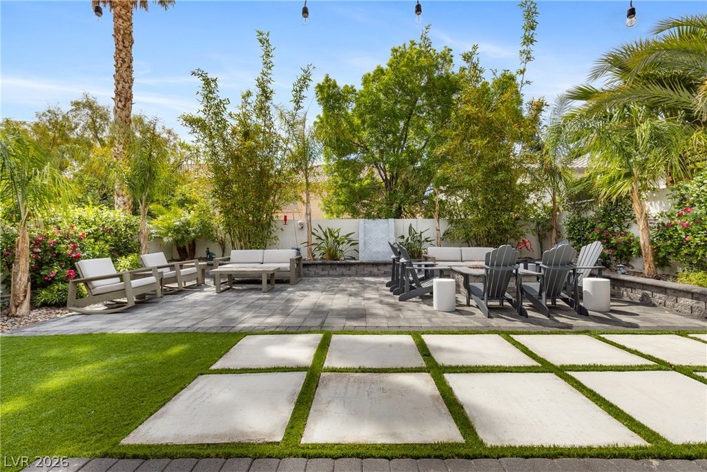 10341 Bentley Oaks Avenue, Las Vegas, NV 89135