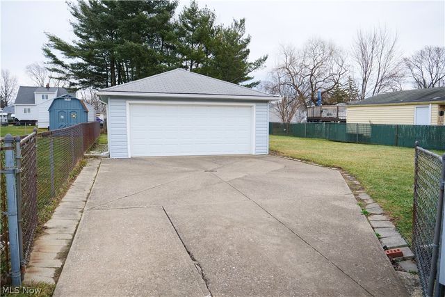 6095 Stark Drive, Brook Park, OH 44142