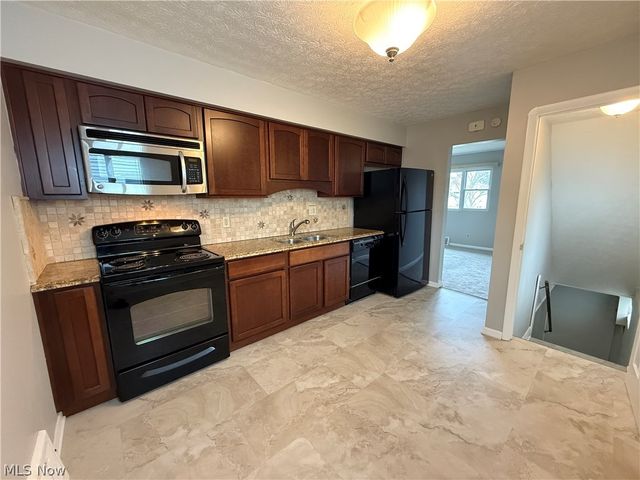 6095 Stark Drive, Brook Park, OH 44142