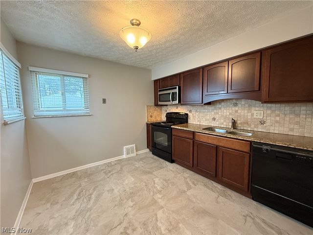 6095 Stark Drive, Brook Park, OH 44142