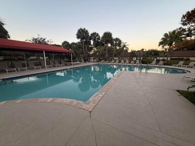 7117 71st Way, West Palm Beach, FL 33407