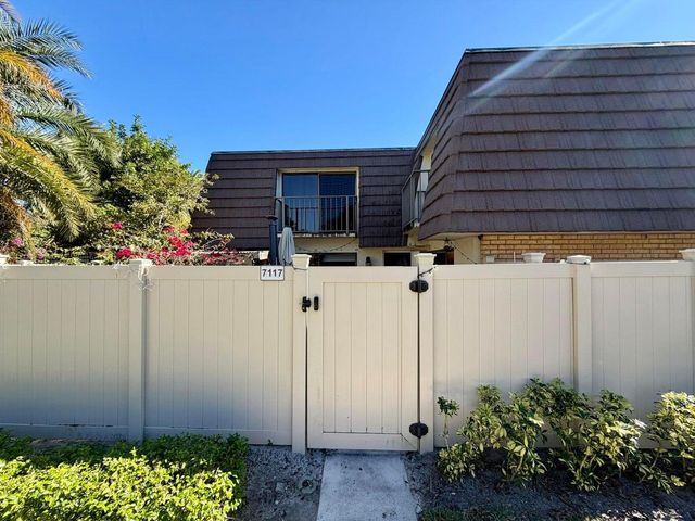 7117 71st Way, West Palm Beach, FL 33407