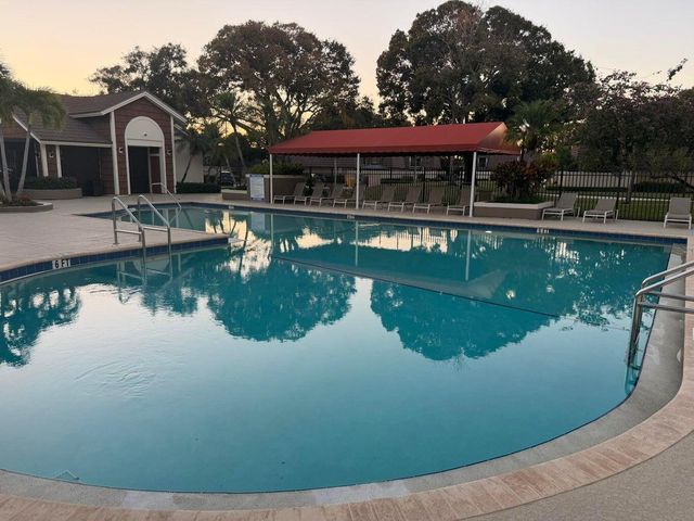 7117 71st Way, West Palm Beach, FL 33407