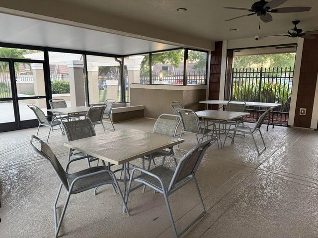 7117 71st Way, West Palm Beach, FL 33407