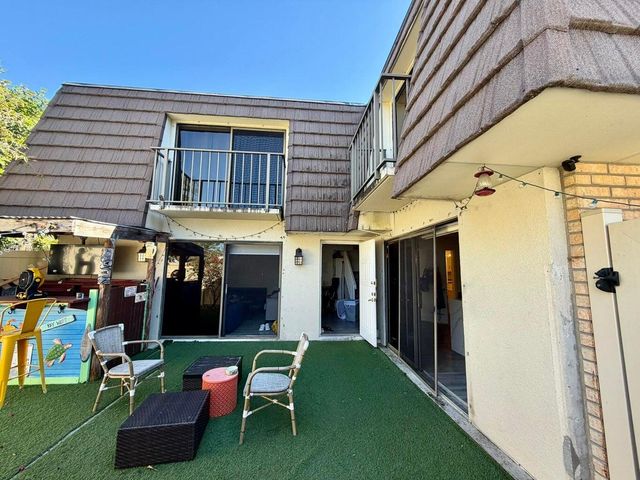 7117 71st Way, West Palm Beach, FL 33407